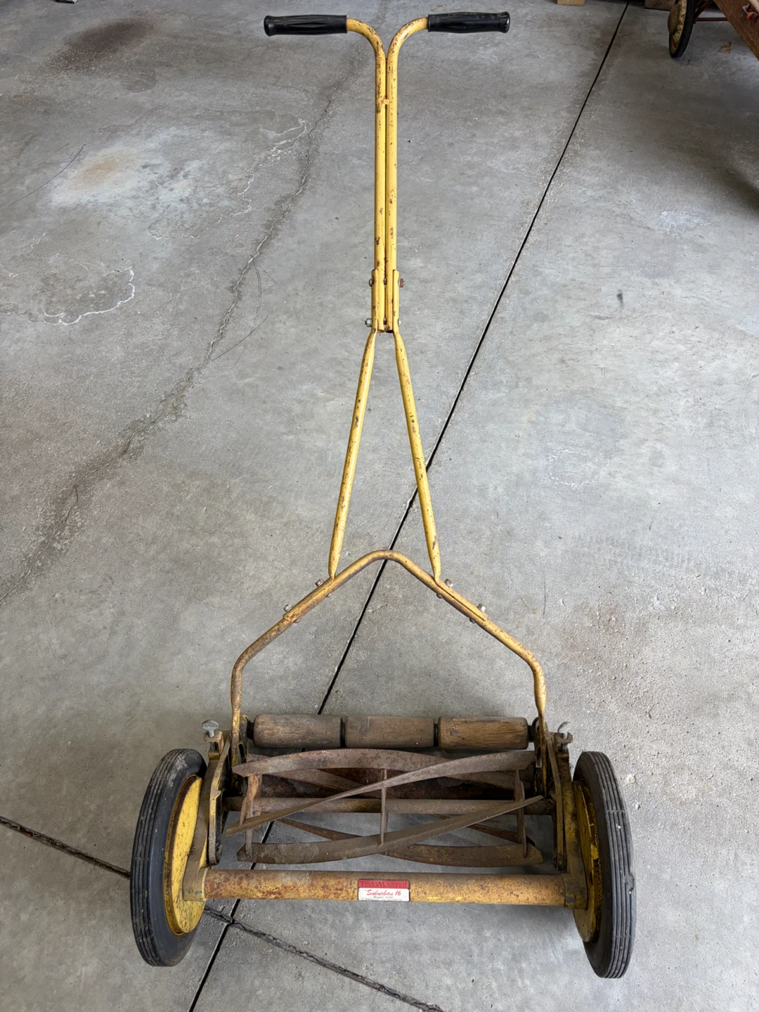 Vintage Eaton's Tecomaster Suburban 16 Reel Mower - photo 2