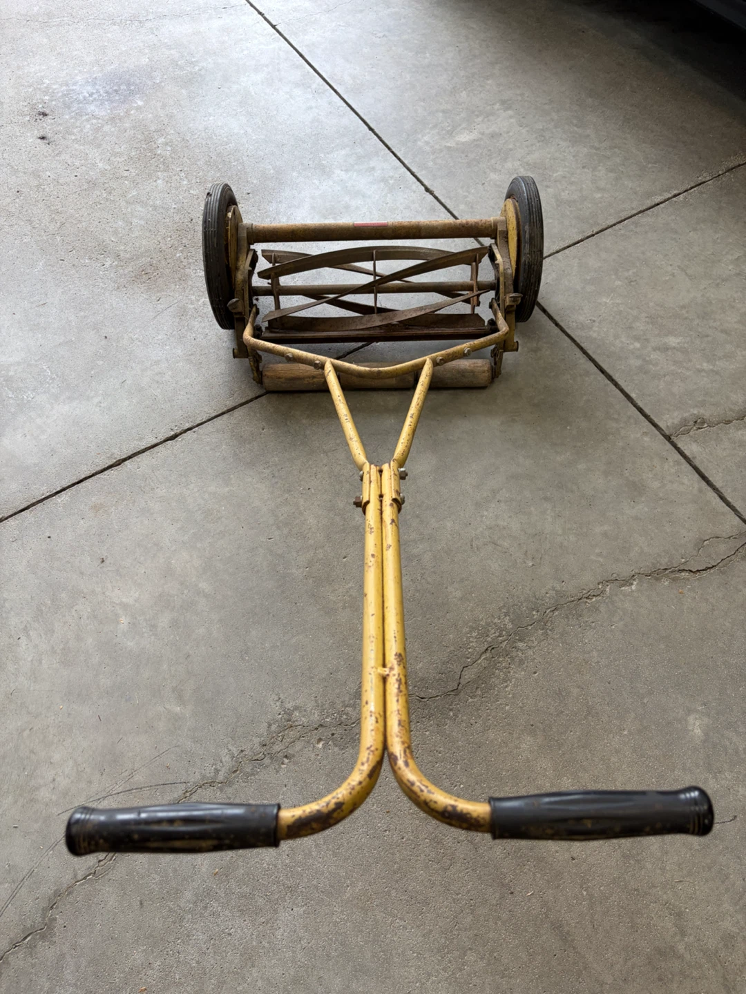 Vintage Eaton's Tecomaster Suburban 16 Reel Mower - photo 4