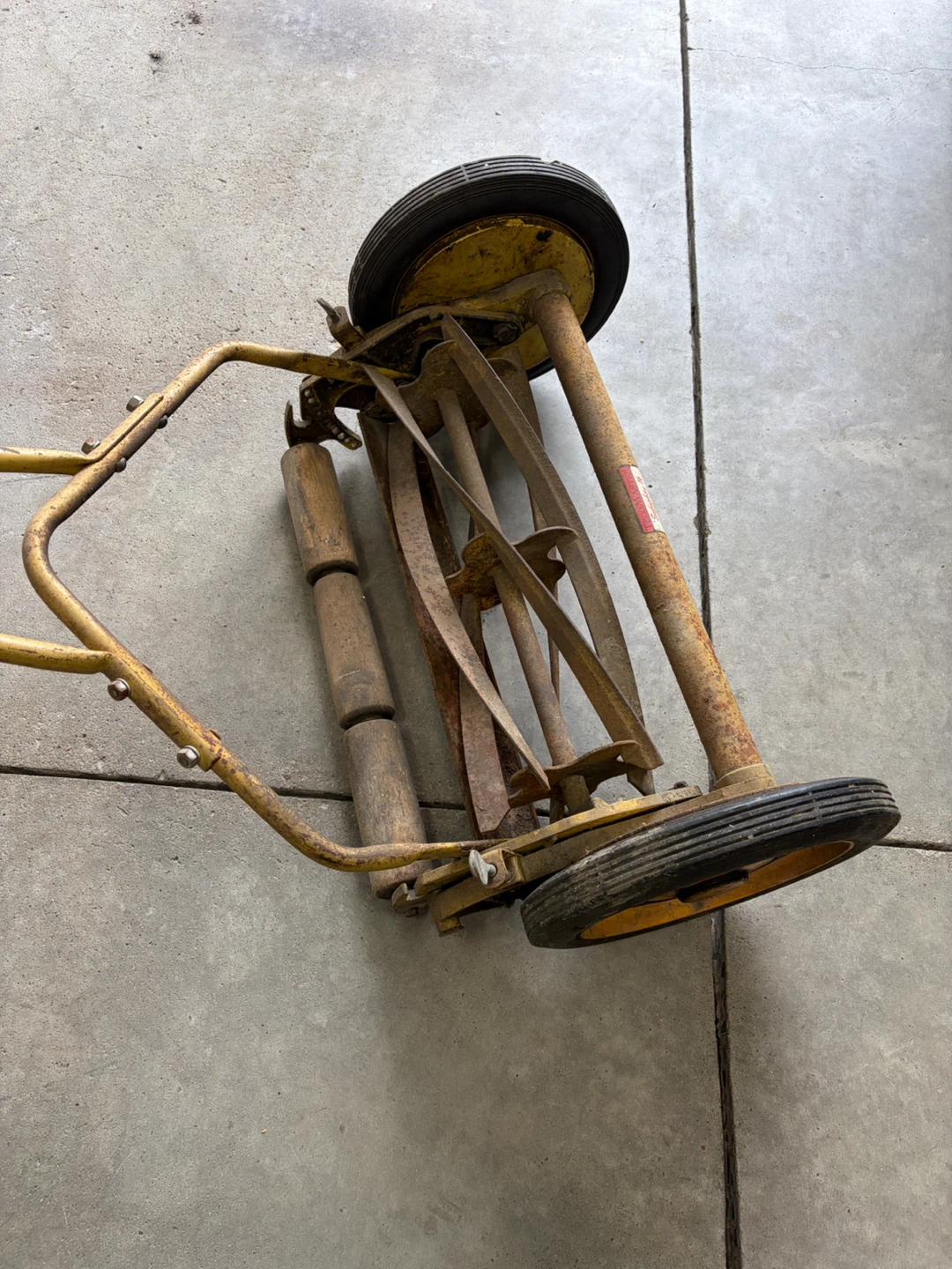 Vintage Eaton's Tecomaster Suburban 16 Reel Mower - photo 5