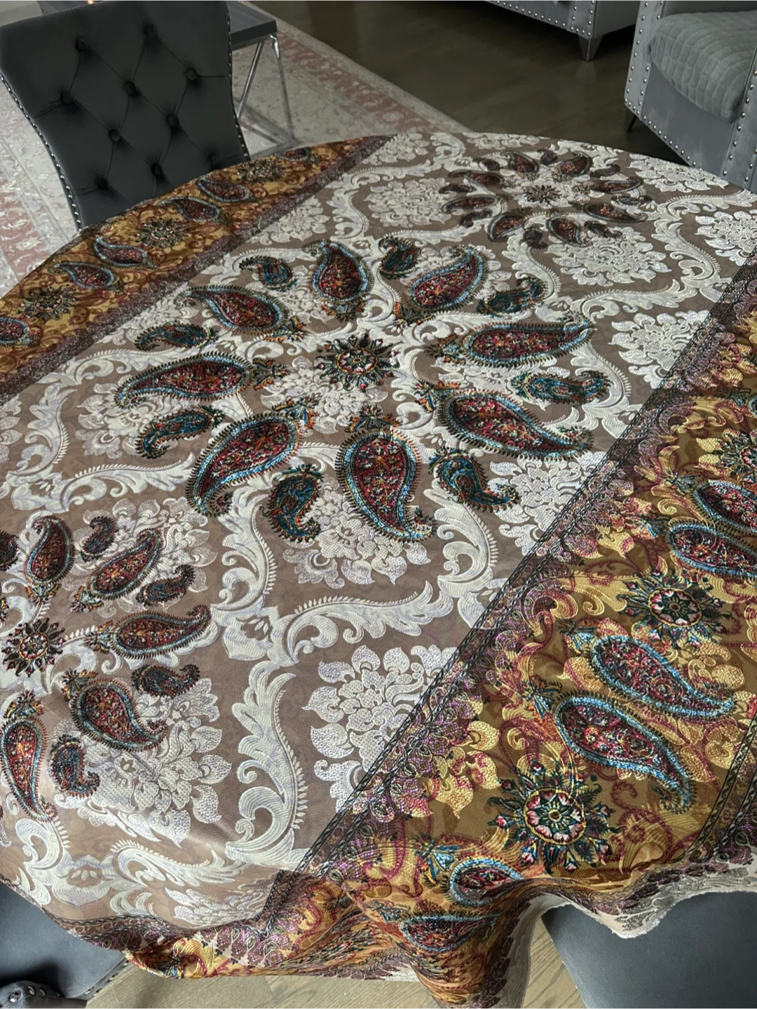 Decorative Paisley Pattern Tablecloth