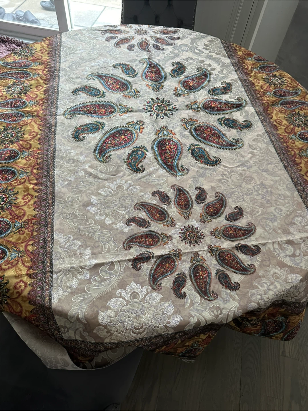 Decorative Paisley Pattern Tablecloth - photo 3