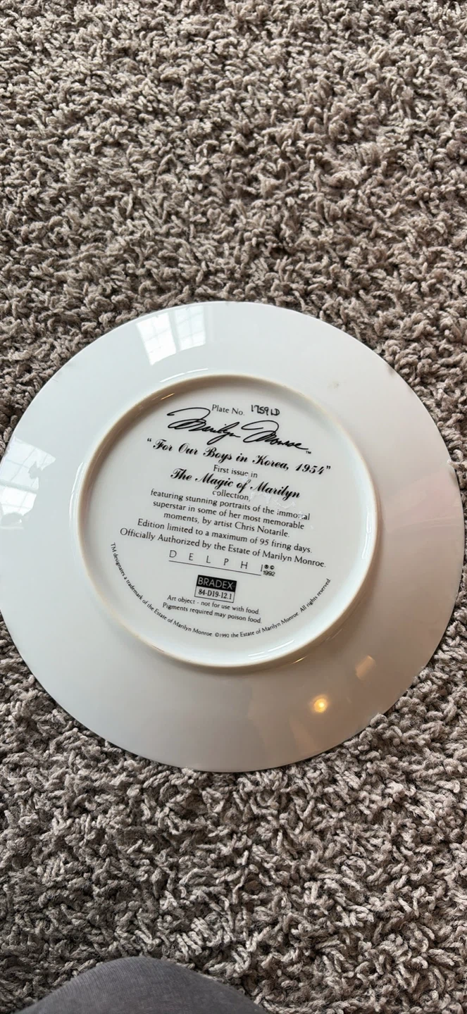 Marilyn Monroe For Our Boys in Korea Collector Plate - photo 2
