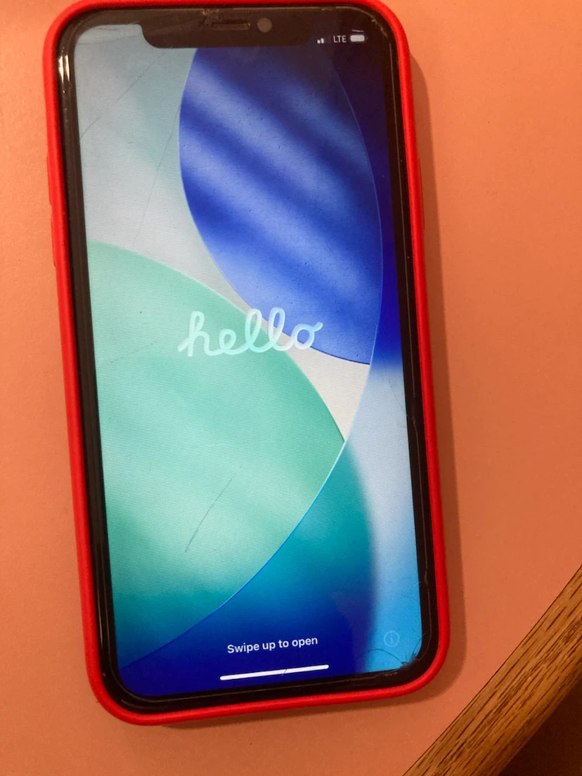 Apple iPhone 11 64GB UNLOCKED with case