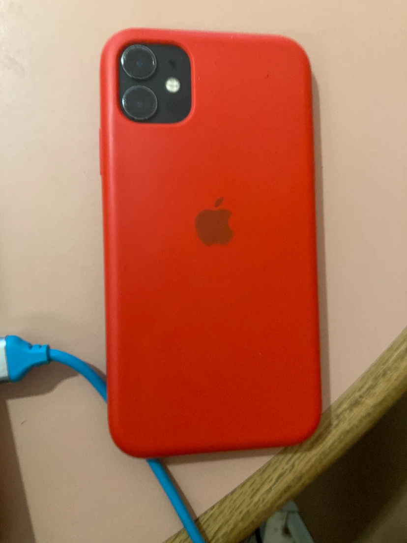 Apple iPhone 11 64GB UNLOCKED with case - photo 2