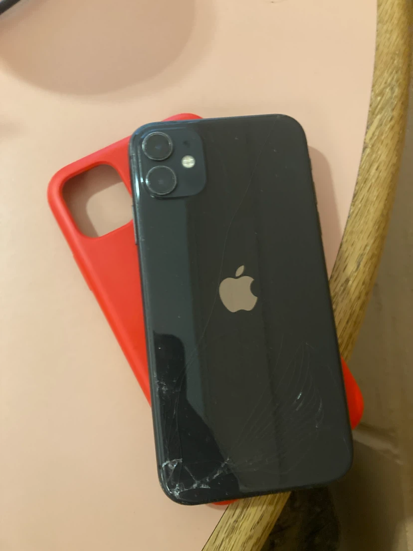 Apple iPhone 11 64GB UNLOCKED with case - photo 3