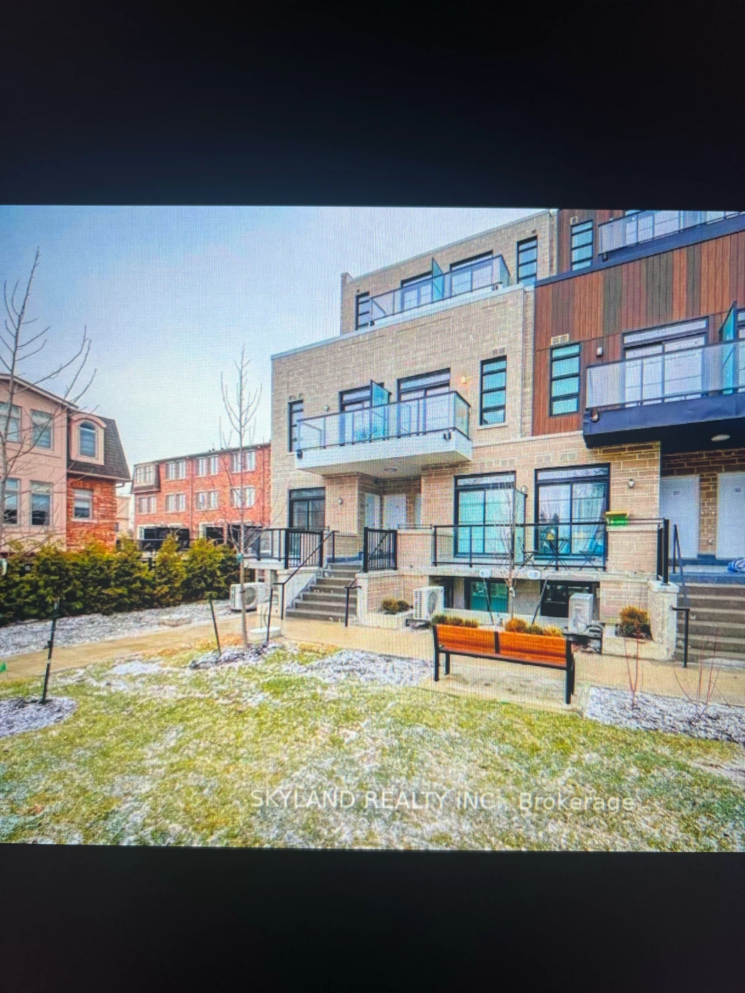 2+1 bed Townhouse Yonge & Finch
