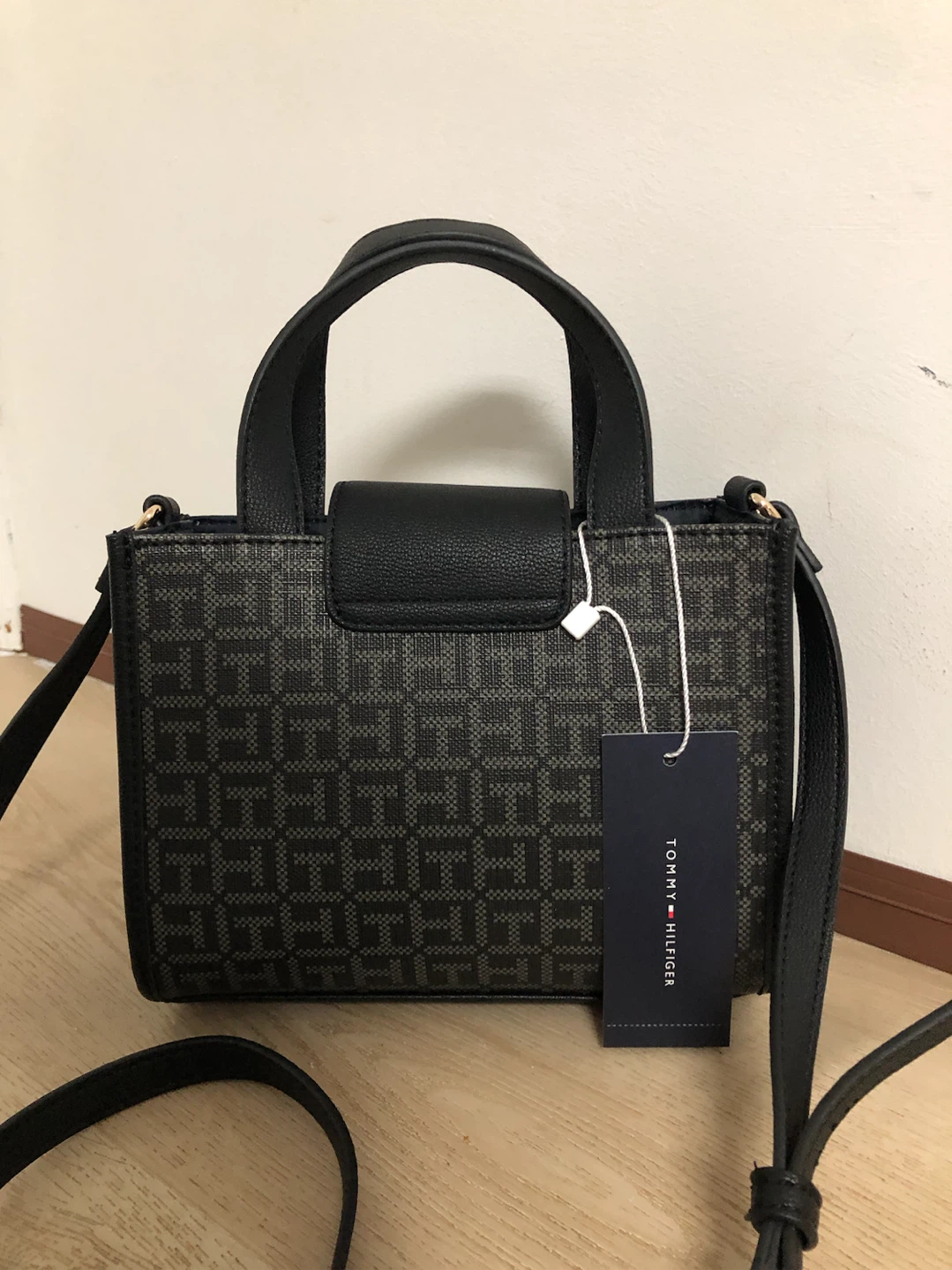 New Tommy Hilfiger Monogram Mini Tote Bag - photo 2