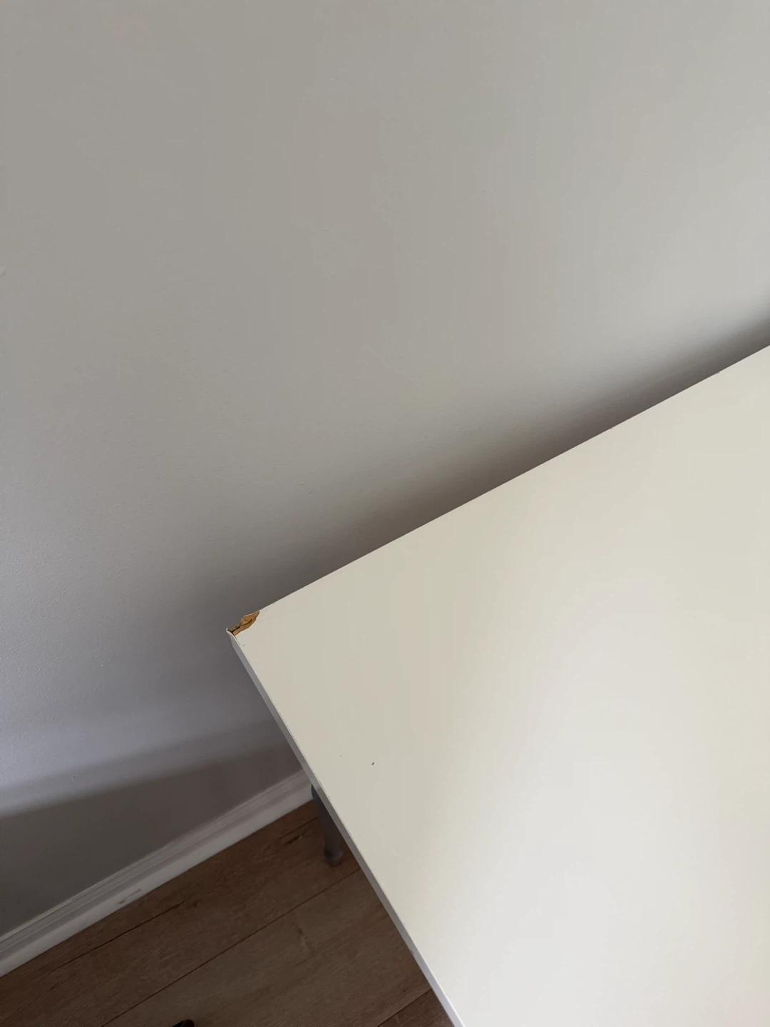 IKEA white desk with grey legs - photo 4