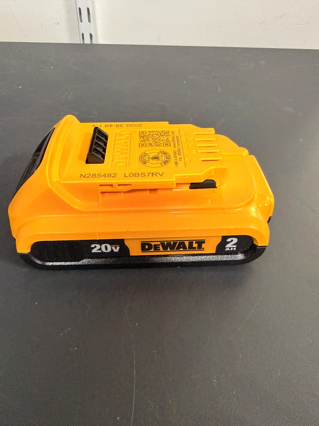DEWALT 20V MAX 2Ah Battery