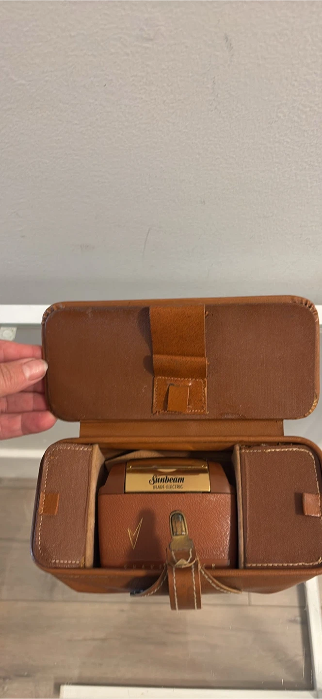 Vintage Sunbeam Shavemaster Electric Shaver - photo 2