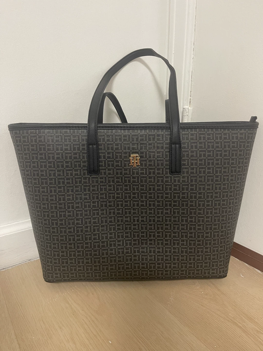 Tommy Hilfiger Tote Bag