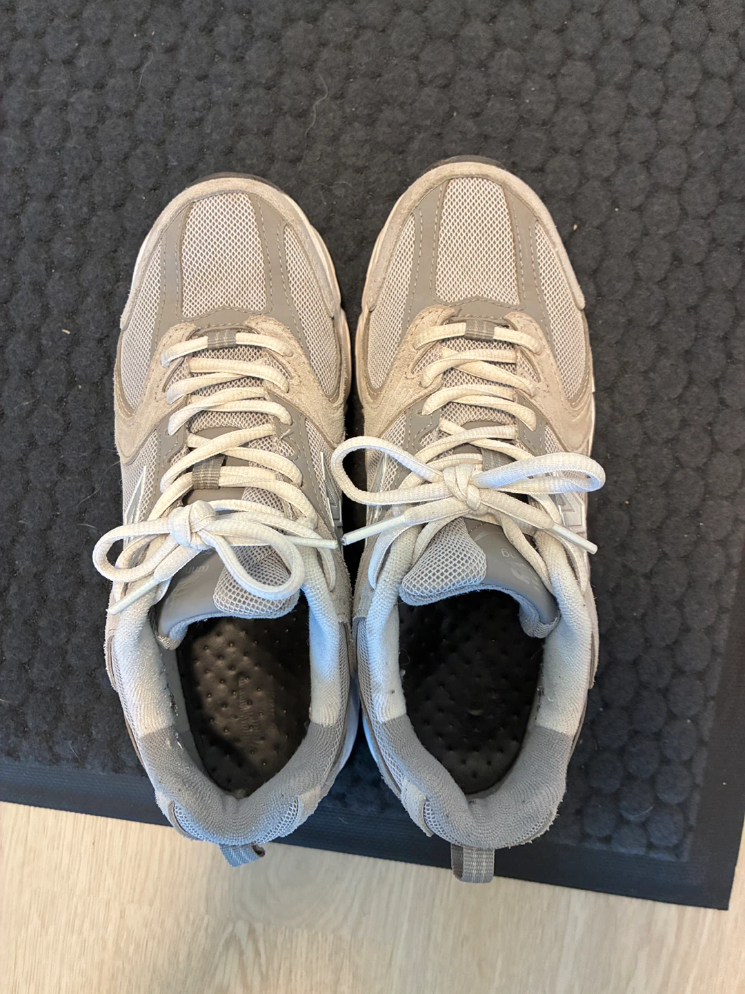 New Balance 530 Sneakers Size 7 US