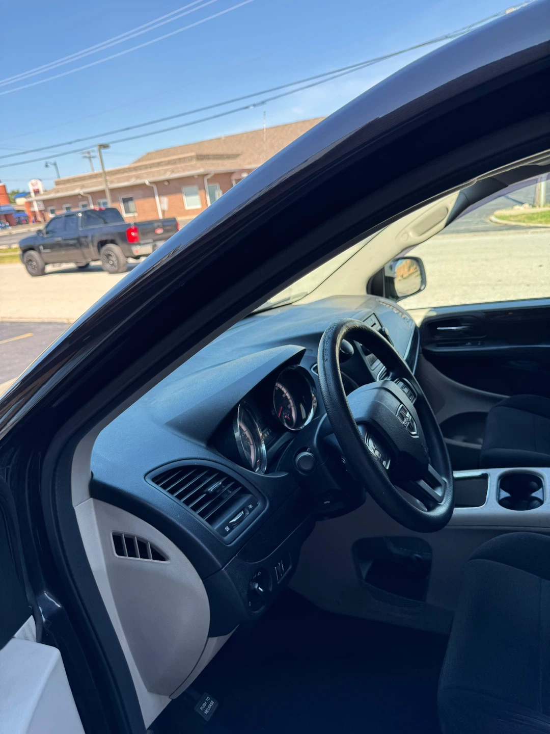 2013 DODGE GRAND CARAVAN SXT — CLEAN TITLE - photo 5
