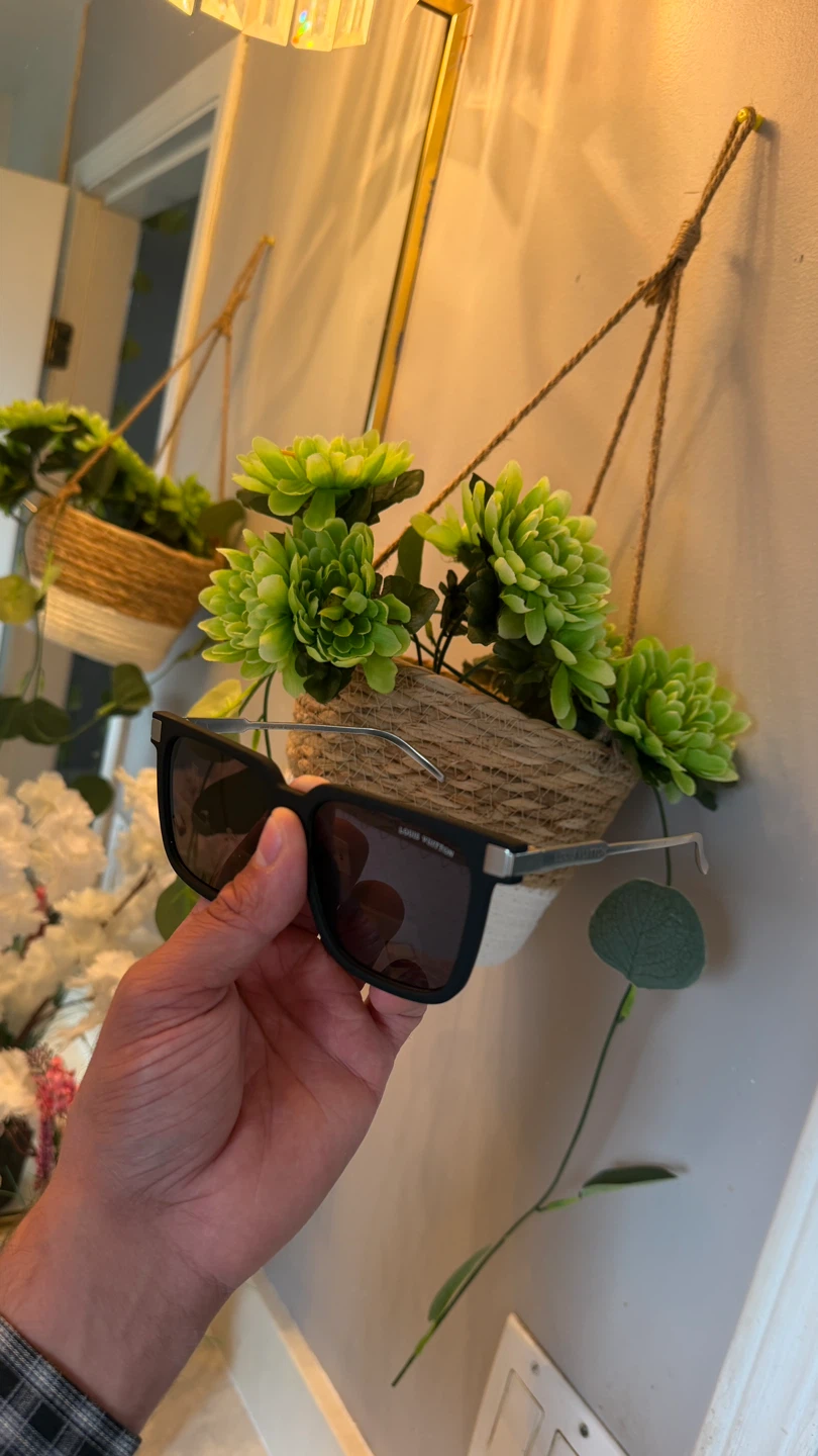 Louis Vuitton Sunglasses - photo 2