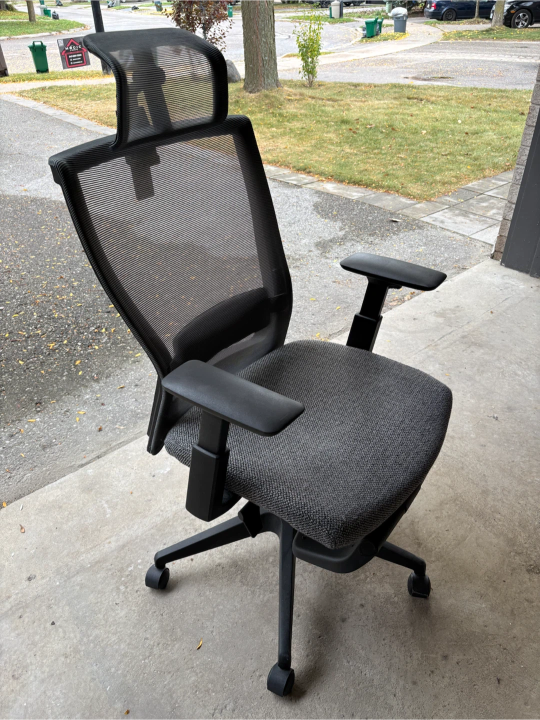 Autonomous MyoChair Ergonomic Office Chair with Headrest
