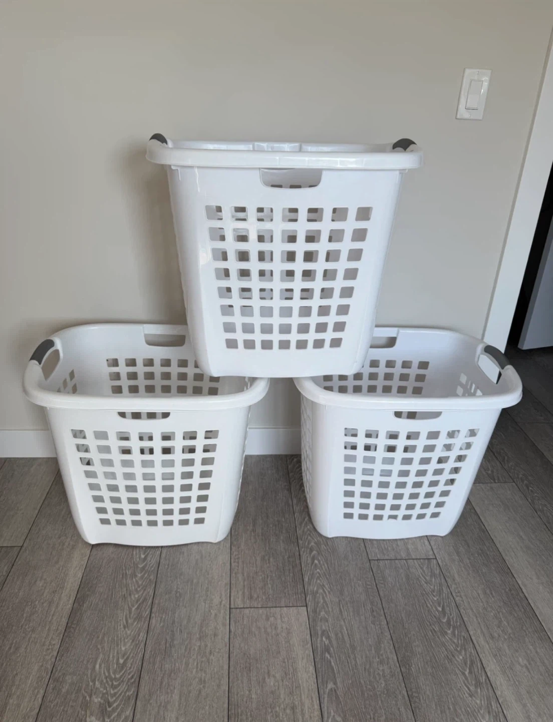 Set of 3 Plastic Laundry Baskets