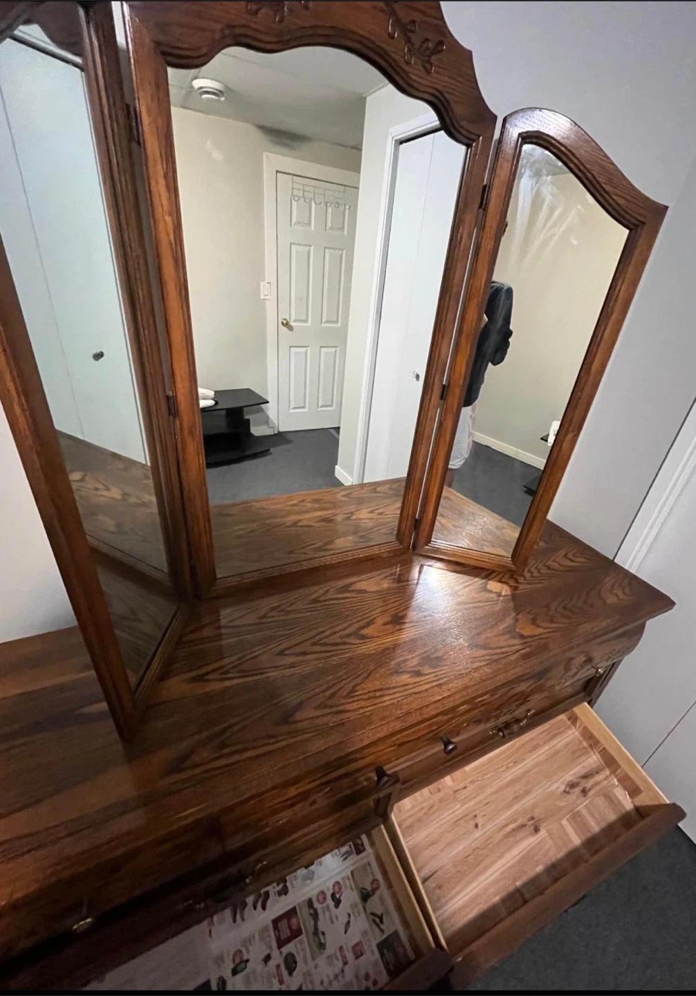 Wooden Dresser with Tri-Fold Mirror - photo 4