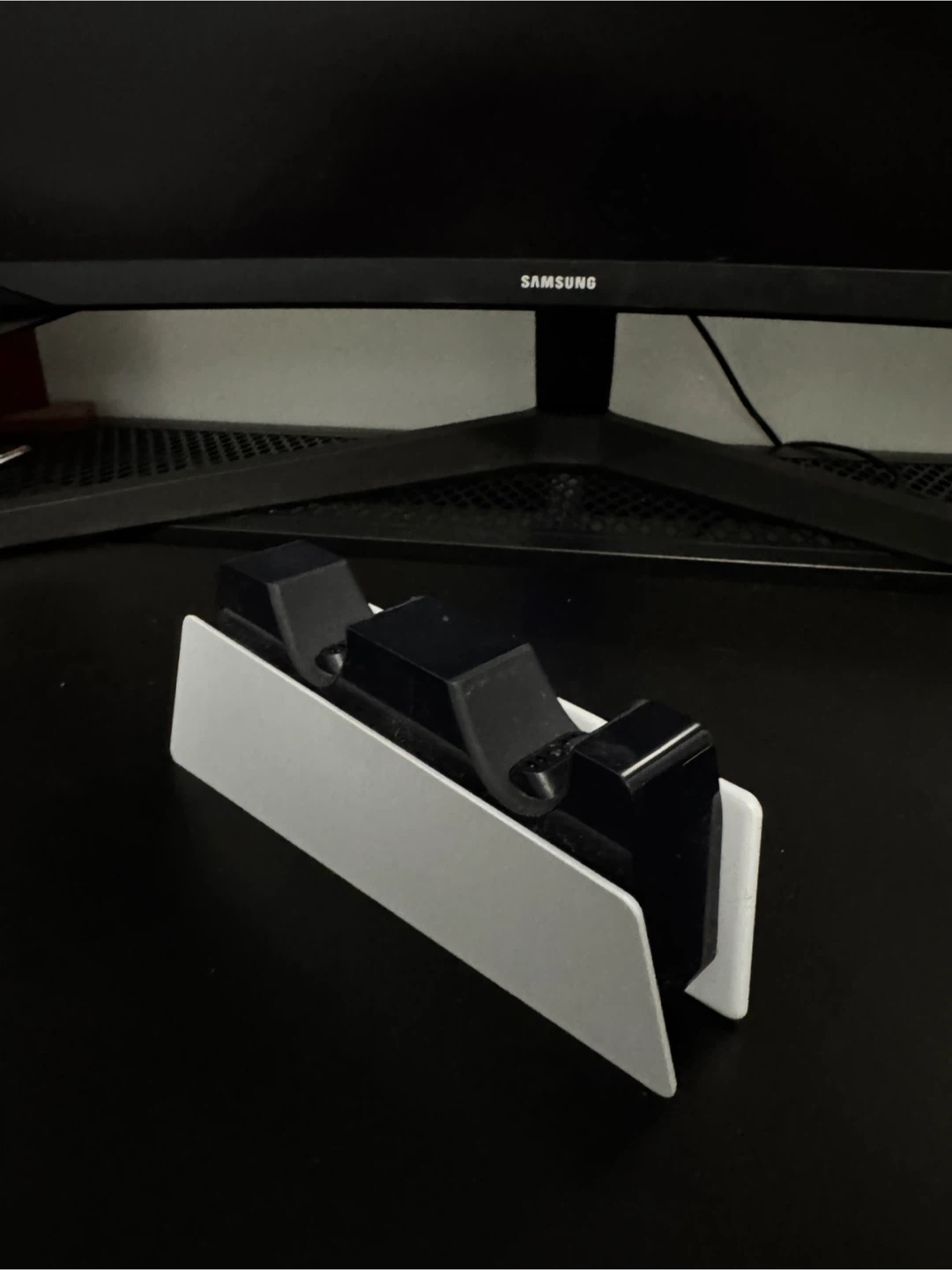 PlayStation 5 DualSense Charging Station - photo 2