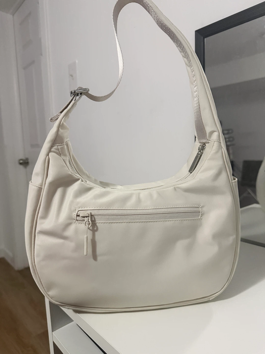 Lululemon Essential City Shoulder Bag in Off-White - photo 2