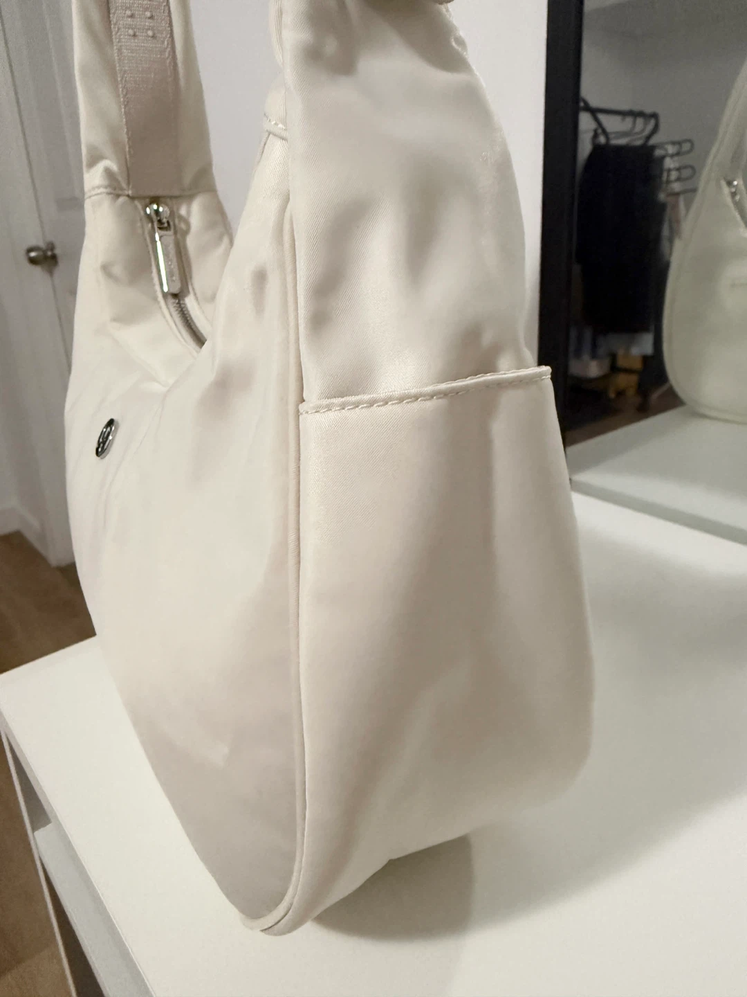 Lululemon Essential City Shoulder Bag in Off-White - photo 3