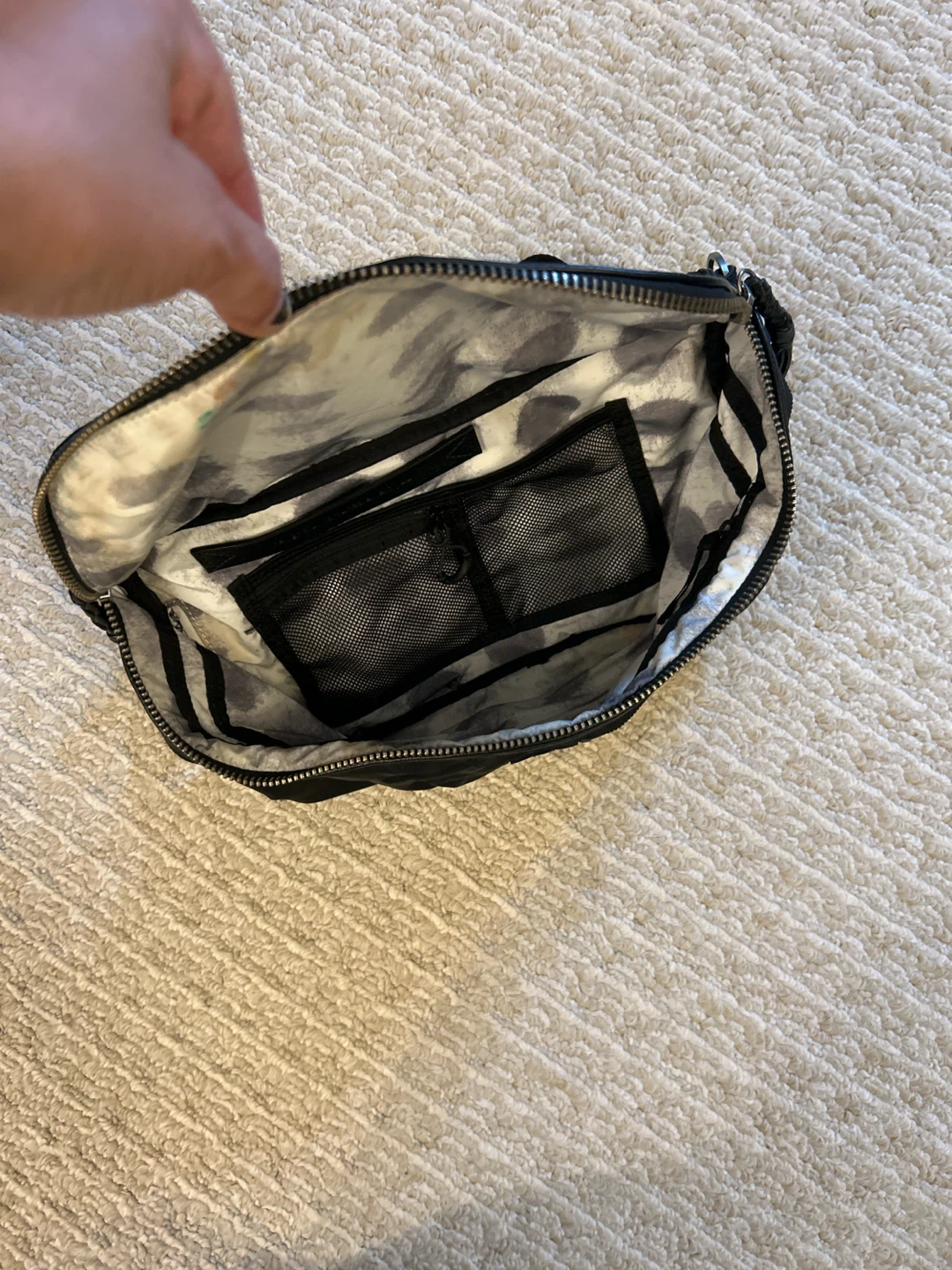 Lululemon Black Crossbody Bag - photo 3