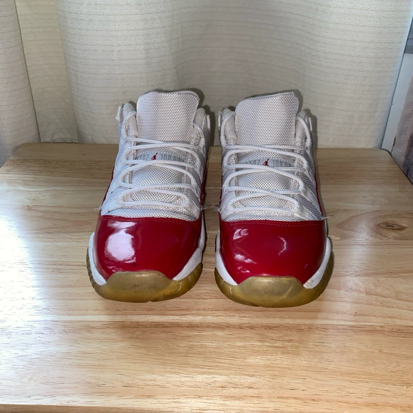 Air Jordan 11 Low White and Red