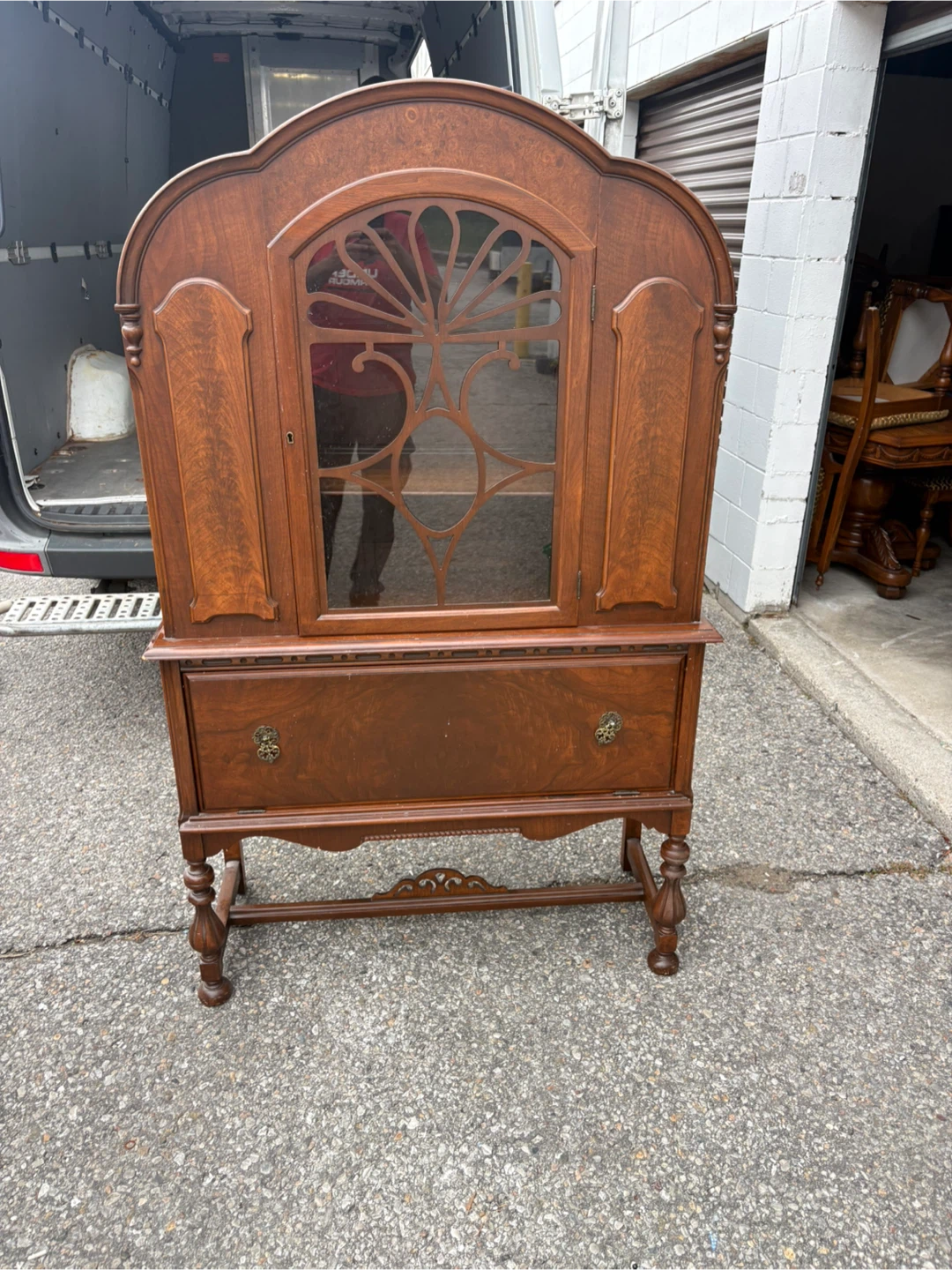Free delivery antique Vintage Wooden Curio Cabinet