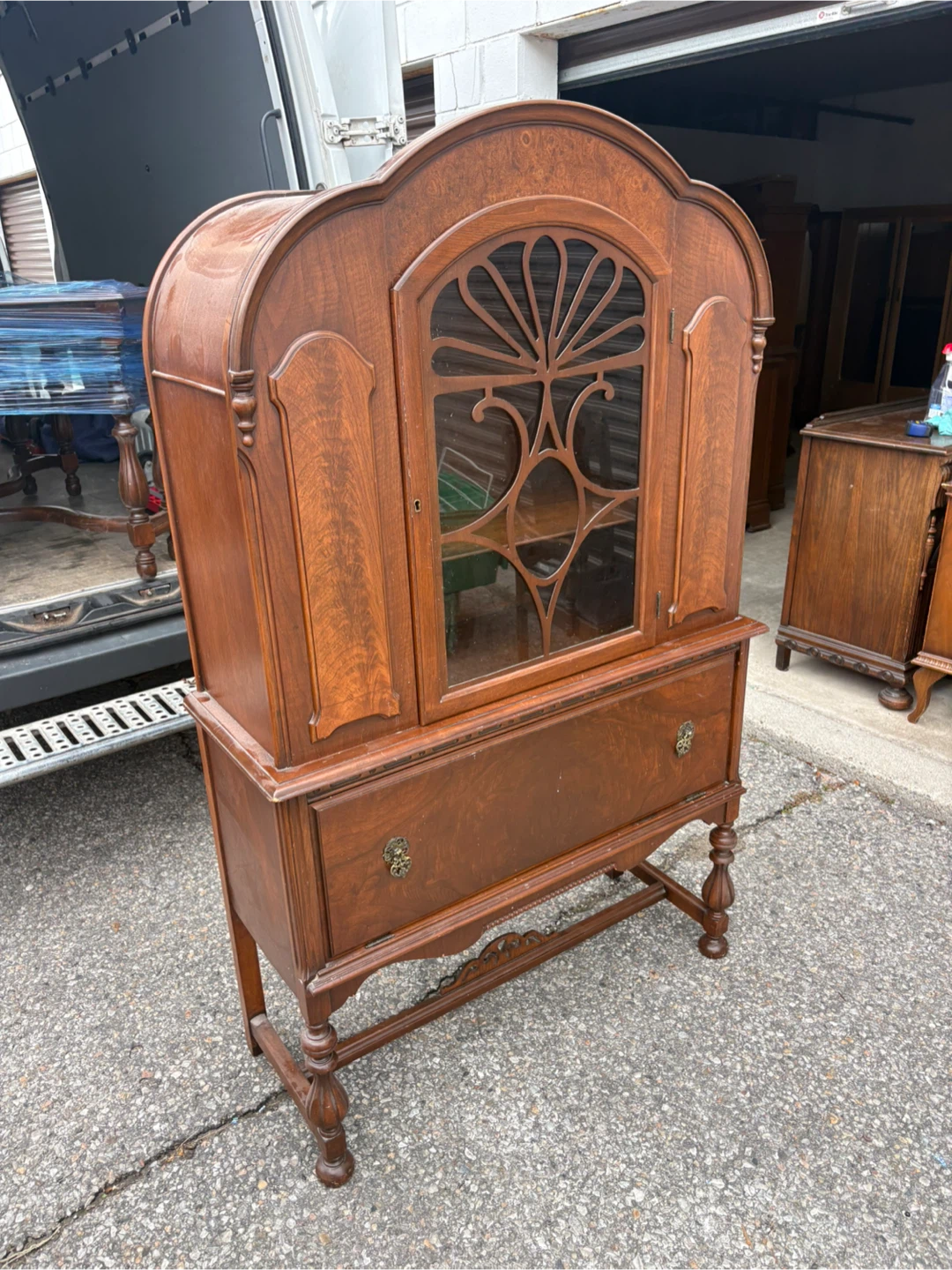 Free delivery antique Vintage Wooden Curio Cabinet - photo 3