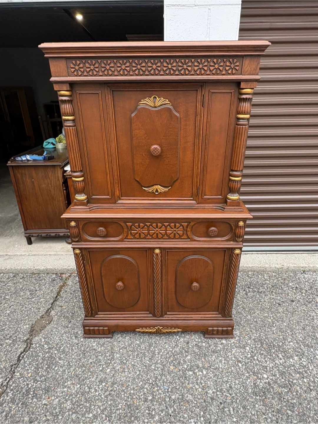 Free delivery antique Vintage Wooden Hutch Cabinet - photo 3