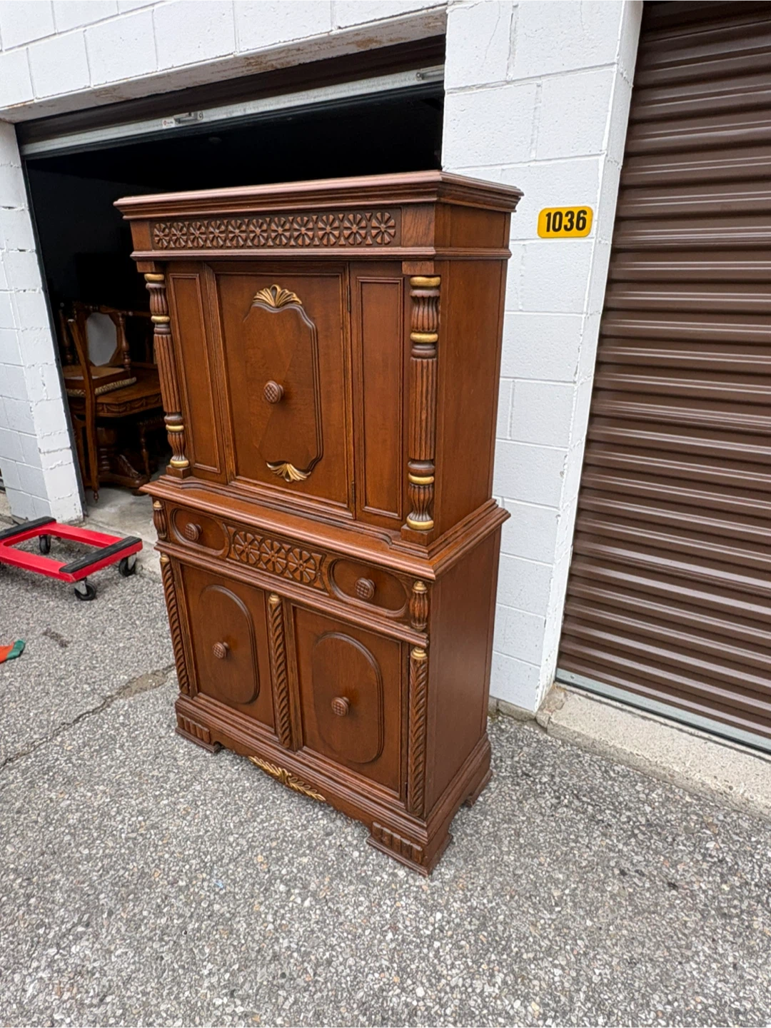 Free delivery antique Vintage Wooden Hutch Cabinet - photo 4