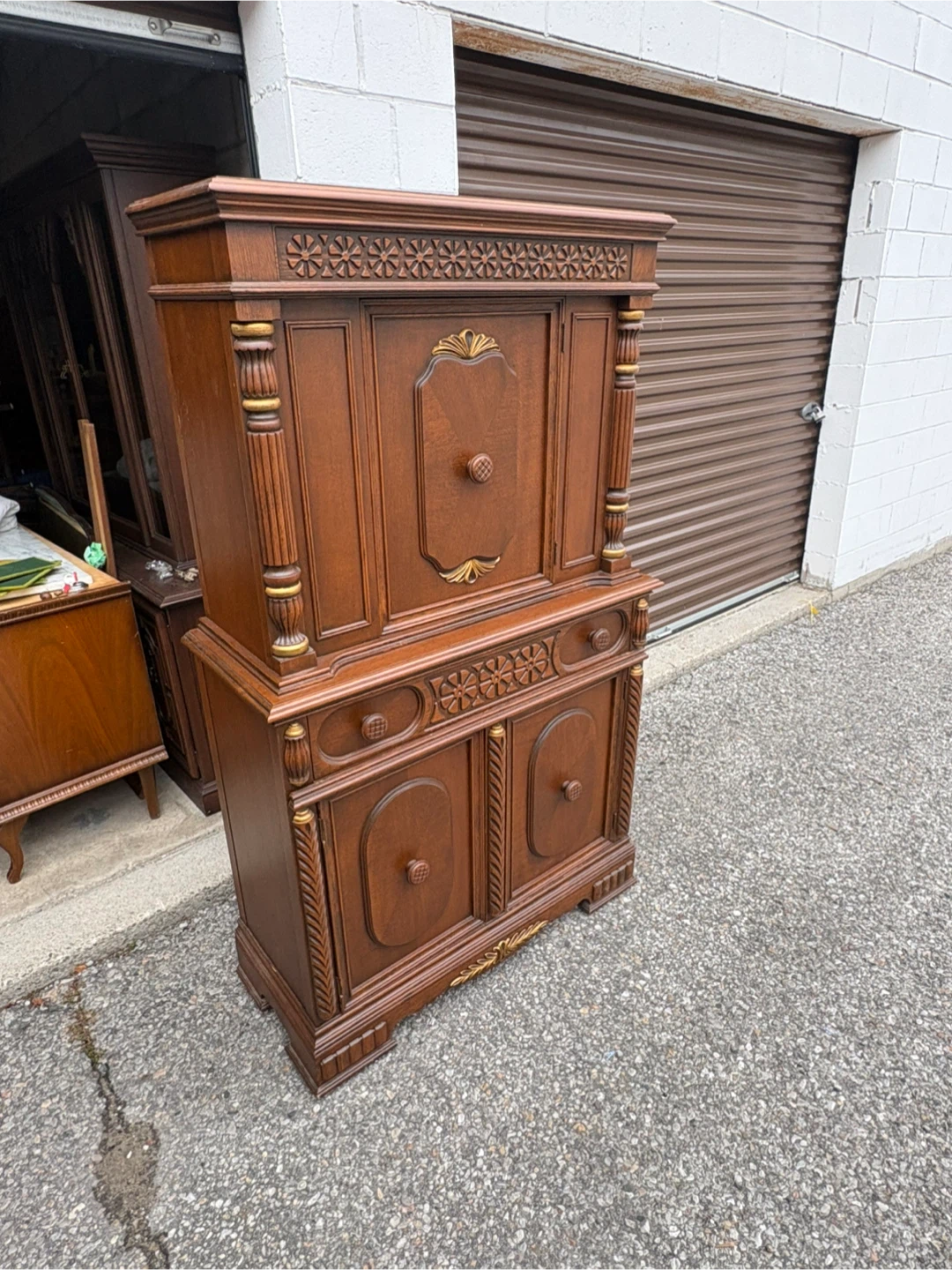 Free delivery antique Vintage Wooden Hutch Cabinet - photo 5