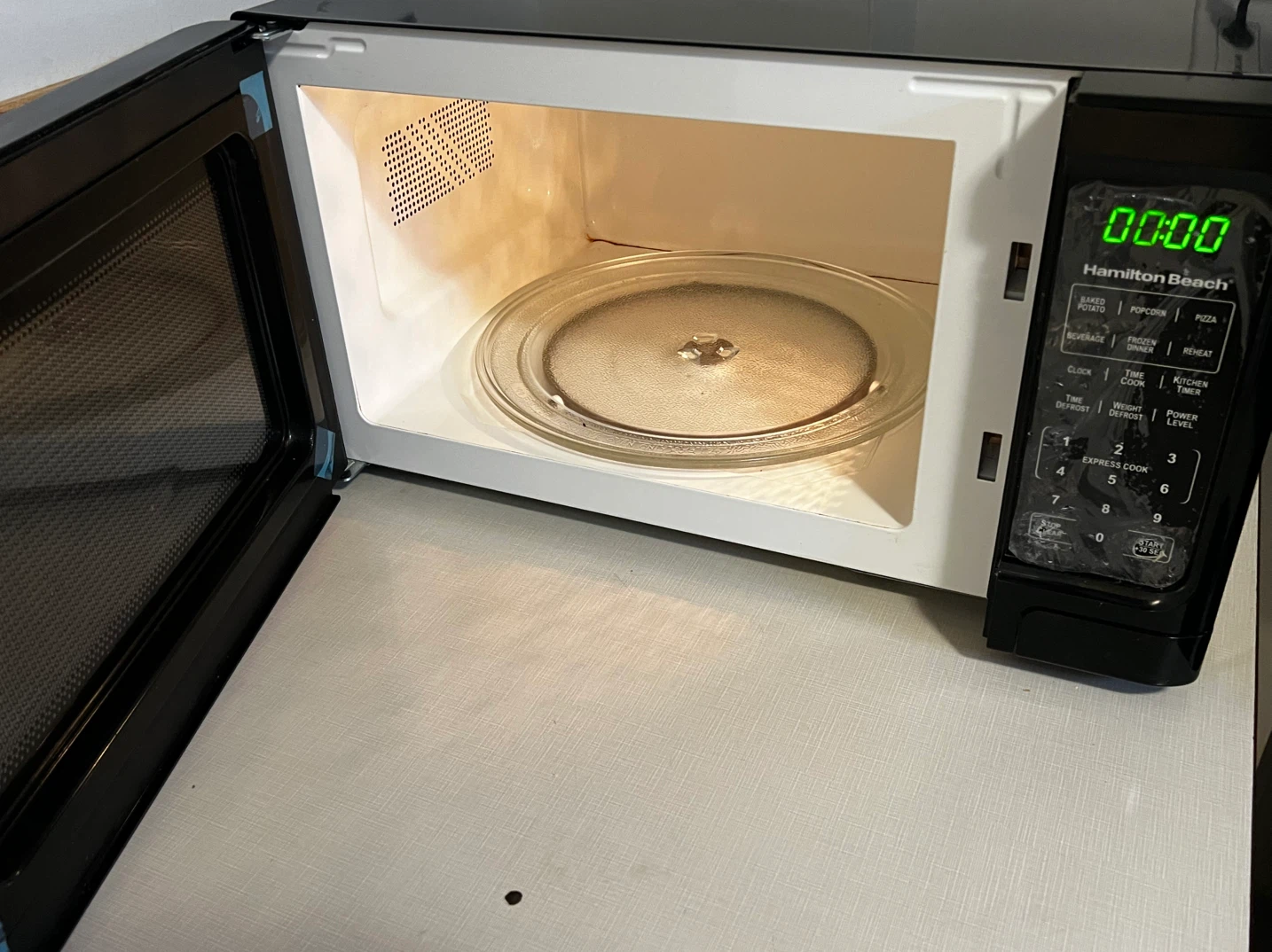 Hamilton Beach Microwave - photo 2