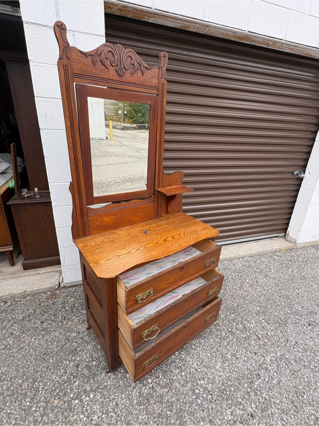 Free delivery antique Vintage Oak Dresser with Mirror - photo 3