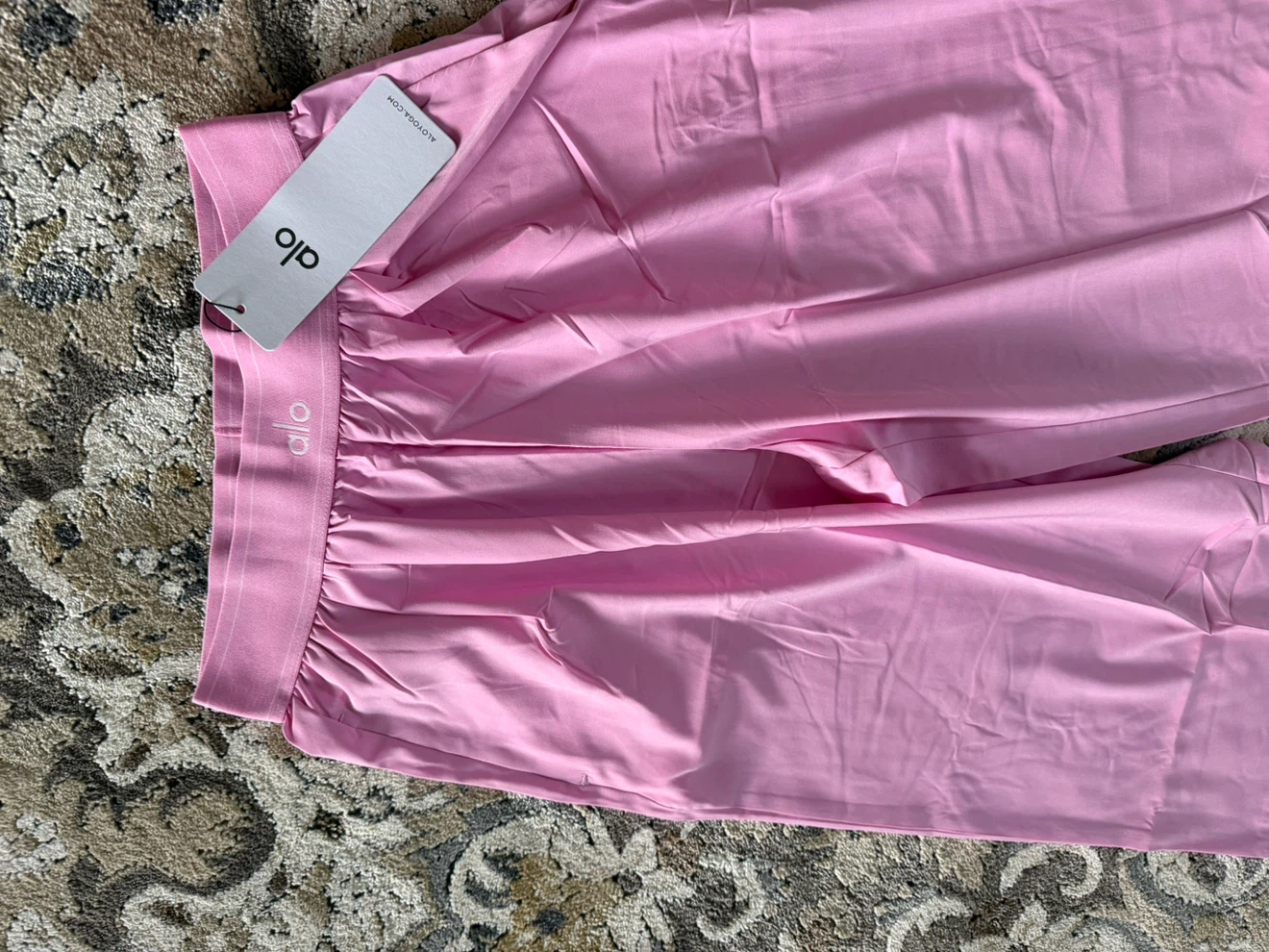 Alo Suit Up Trousers  Regular fit size Medium pink brand new