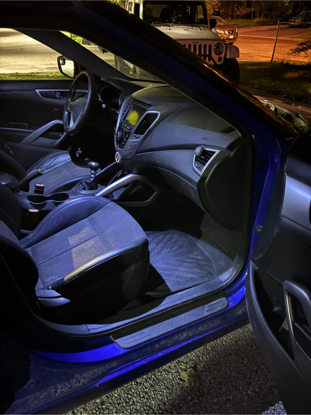 Blue Hyundai Veloster - photo 3