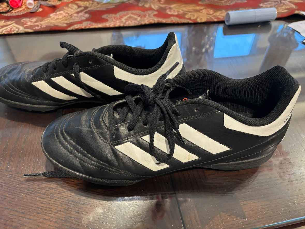 Adidas soccer turf shoes unisex size 7 - photo 4