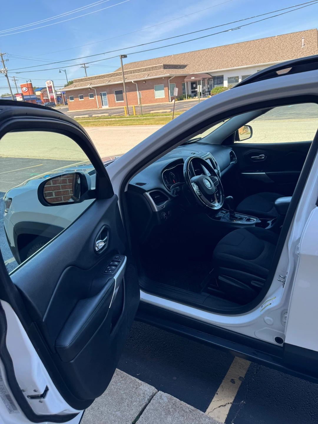 2019 JEEP CHEROKEE UPLAND 4WD — CLEAN TITLE - photo 5