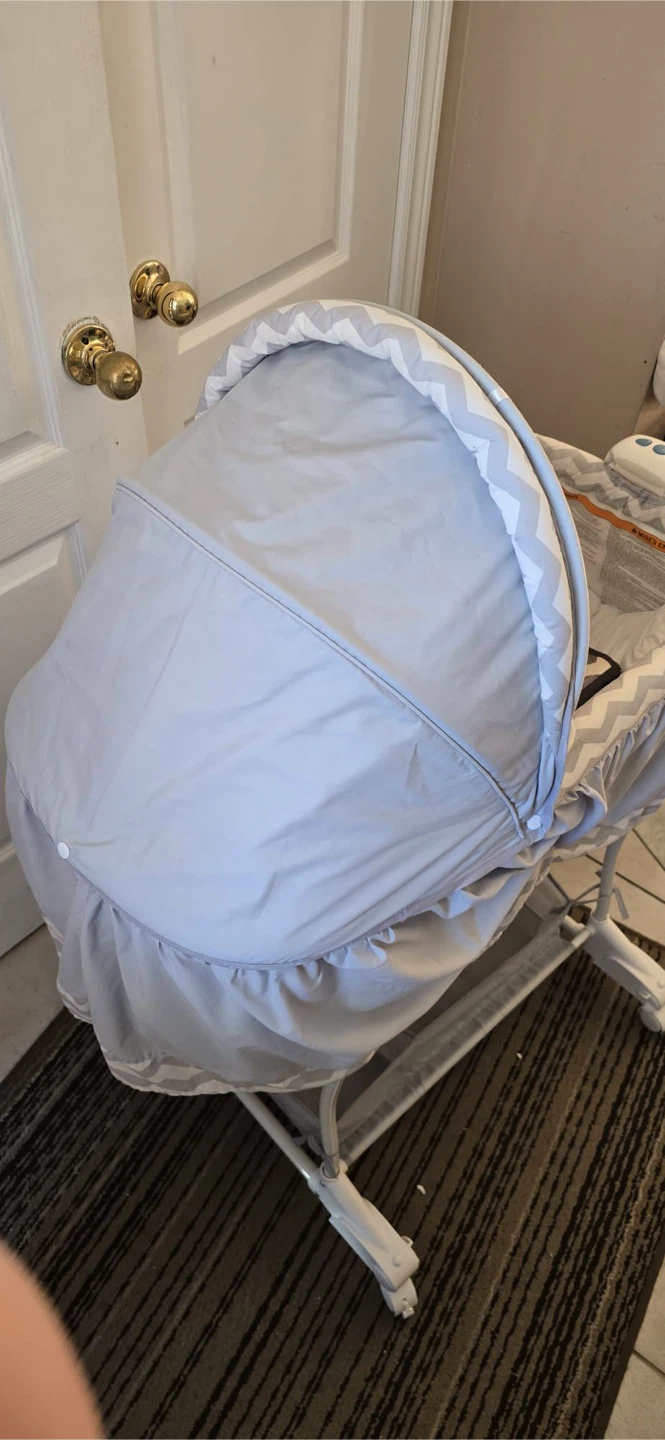 Bily baby bassinet with canopy - photo 4