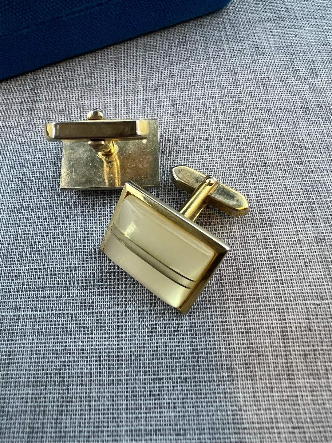 Vintage Mid-Century Gold Tone Square Cufflinks - photo 4