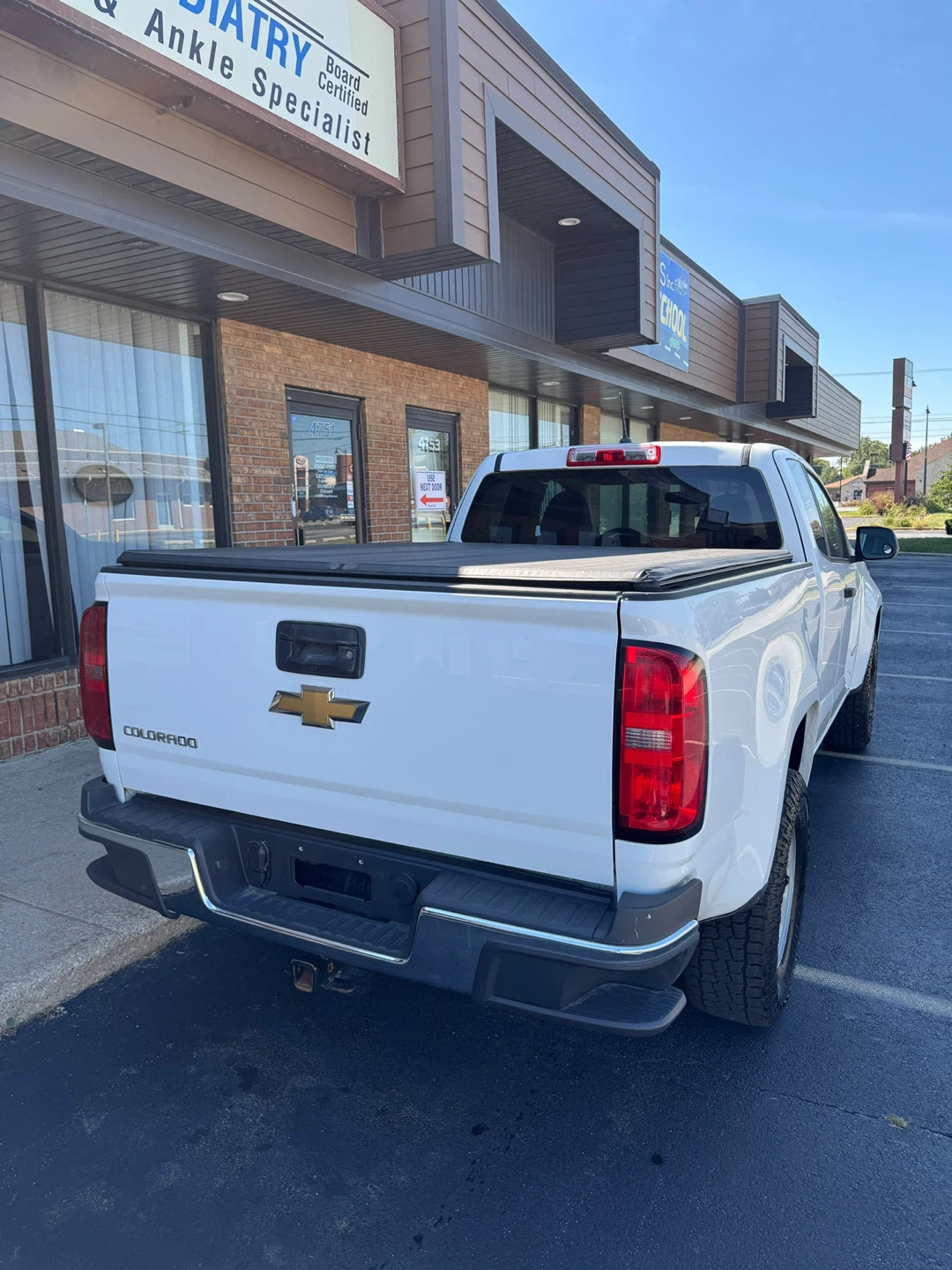 2017 CHEVROLET COLORADO EXTENDED CAB — CLEAN TITLE - photo 3