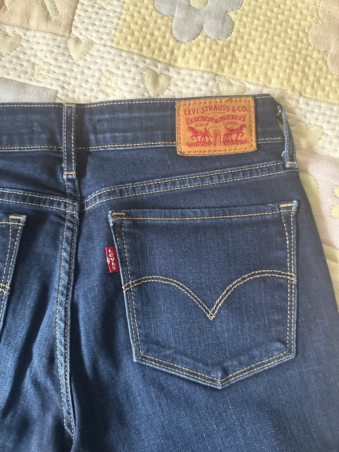 Levi's Women's Dark Wash Jeans W28 L30 - photo 2