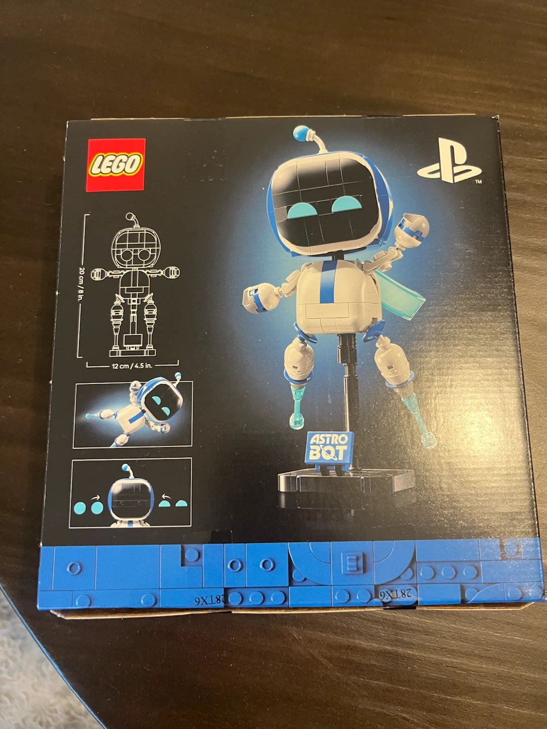 LEGO Astro Bot Building Set 40899 - photo 2