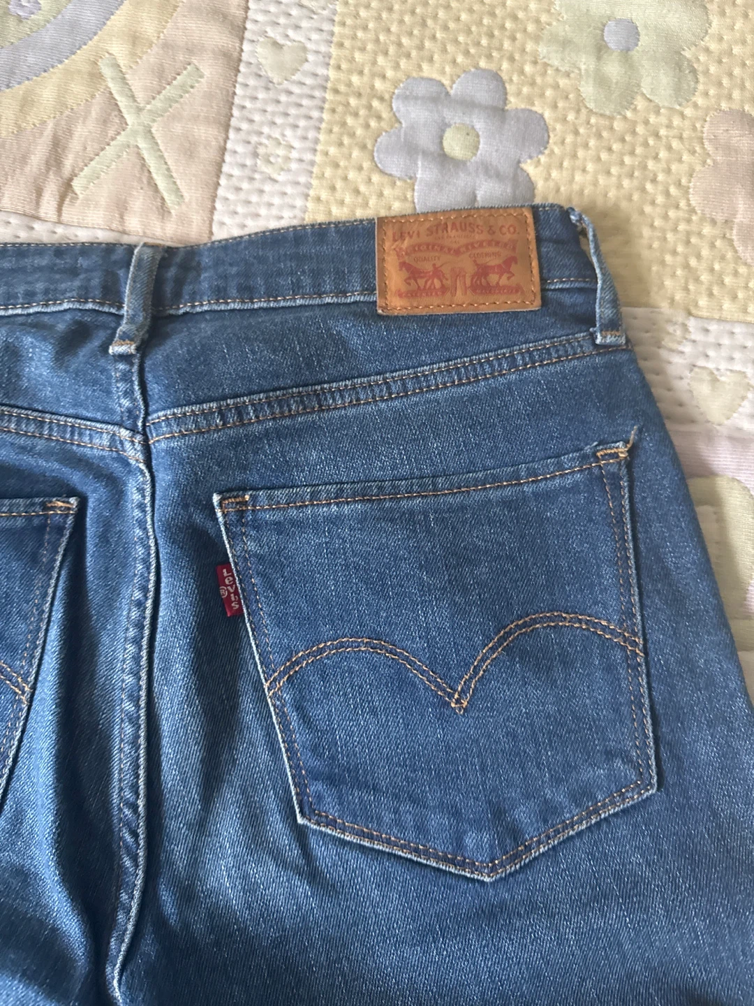 Levi's 721 High Rise Skinny Jeans - Size 27 - photo 2