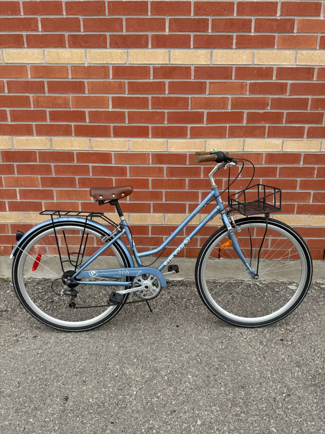 Everyday Trinity Women’s Hybrid Bike, 700C - photo 2