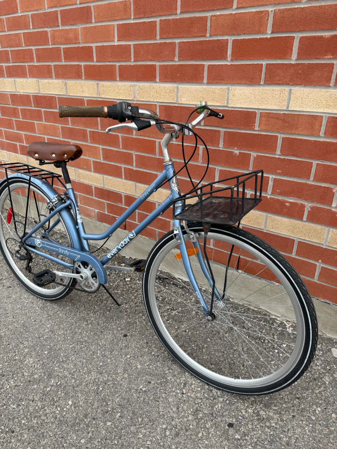Everyday Trinity Women’s Hybrid Bike, 700C - photo 3