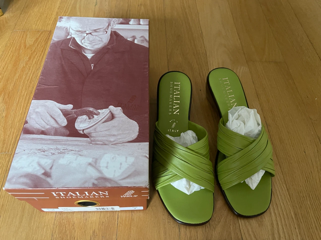 Italian Shoemakers Lime Green Sandals Size 7