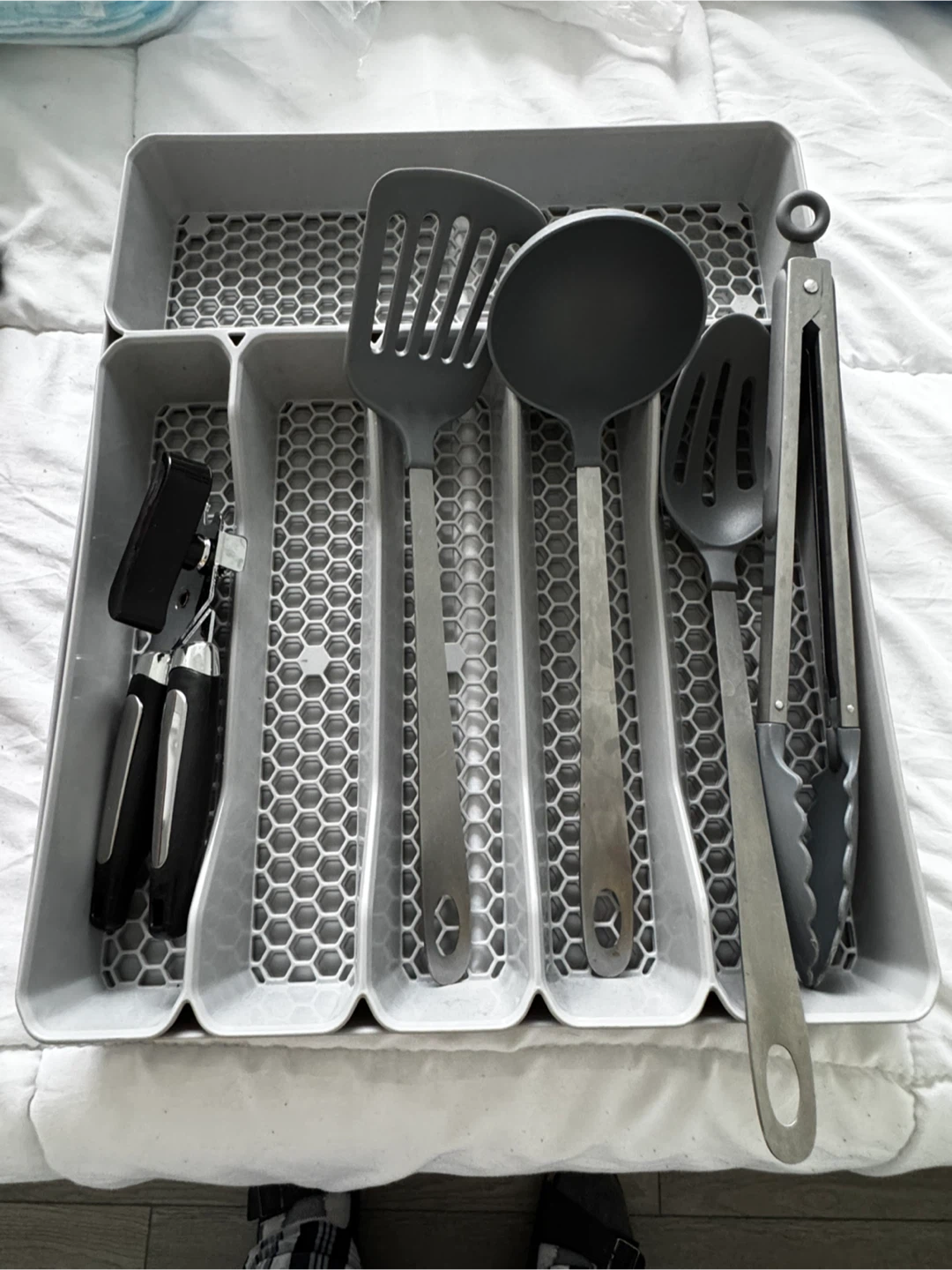 Assorted Kitchen Items Bundle - photo 3