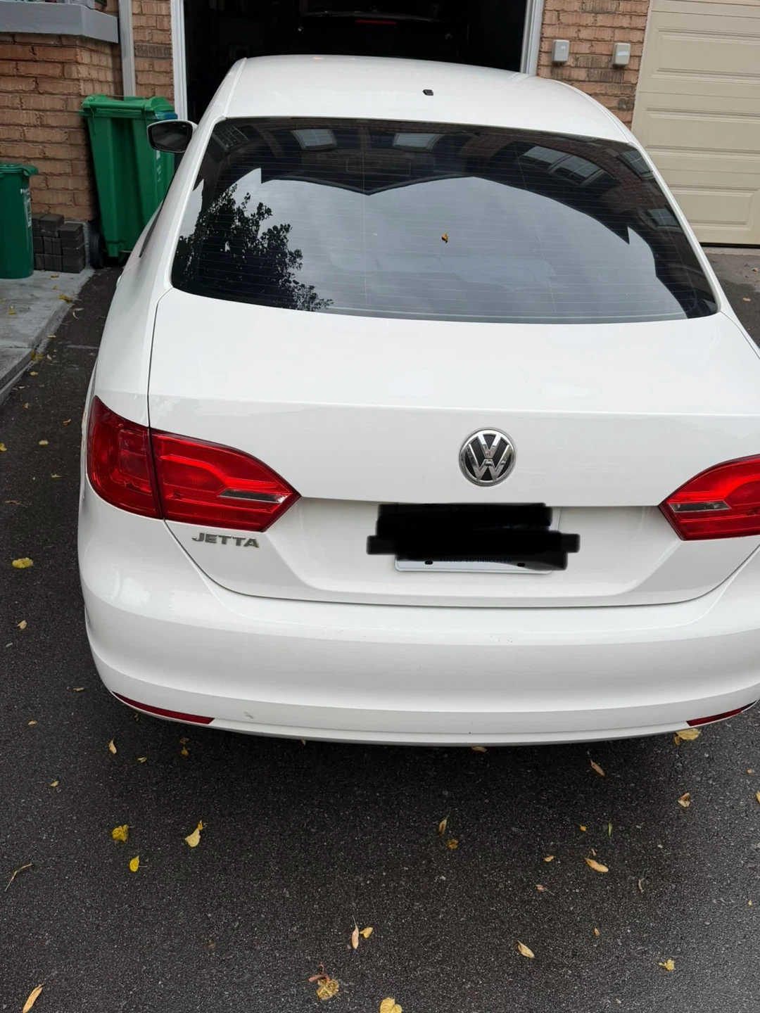 Volkswagen Jetta Sedan - photo 4