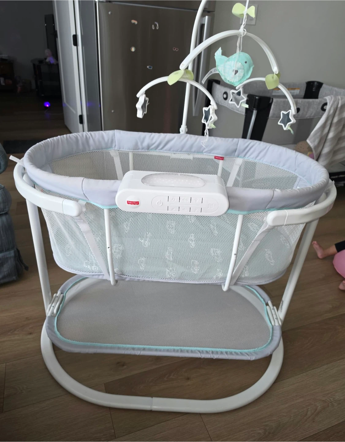 Baby Bassinet with toys and music - photo 2