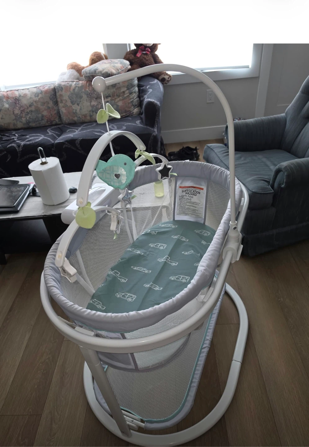 Baby Bassinet with toys and music - photo 3